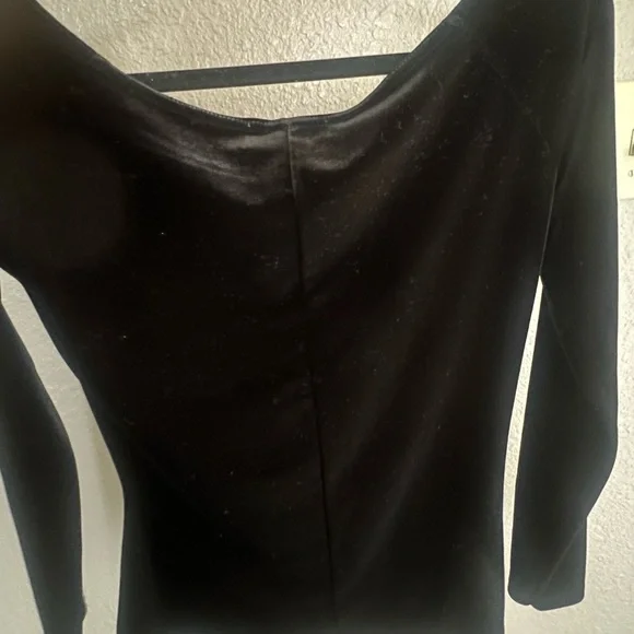 Express, Black Velvet Long Sleeve Small Top - Picture 2 of 7